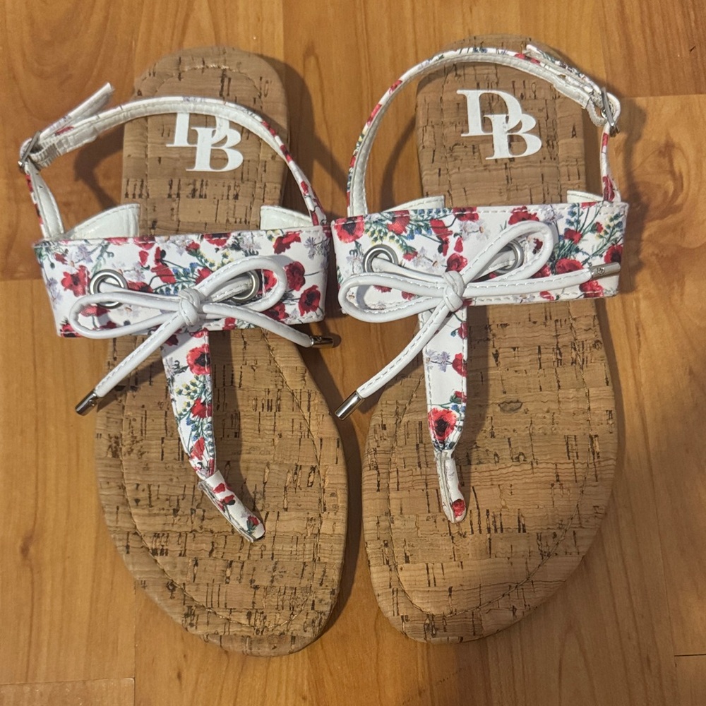 Kohl's White Floral Bow Cork-Look T-Strap Sandals